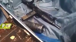 بالفيديو: ضبط رشاش وكاتم للصوت داخل حقيبة واعتقال مشتبه في اللد